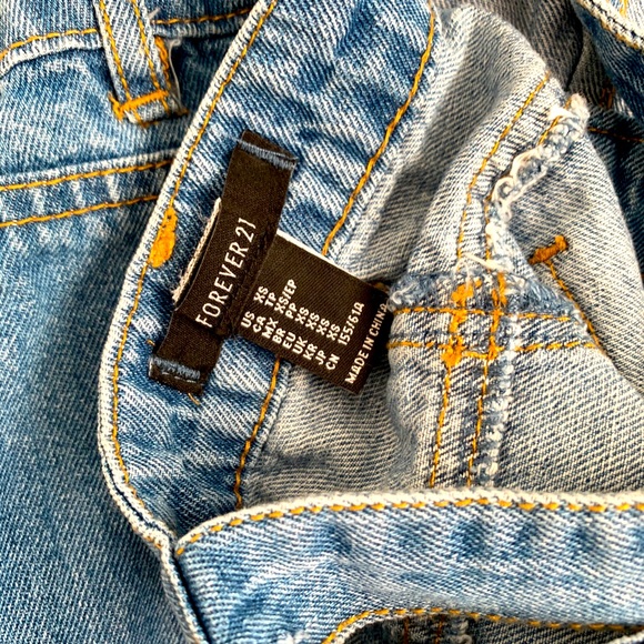 FOREVER21 denim overall shorts - Picture 3 of 3